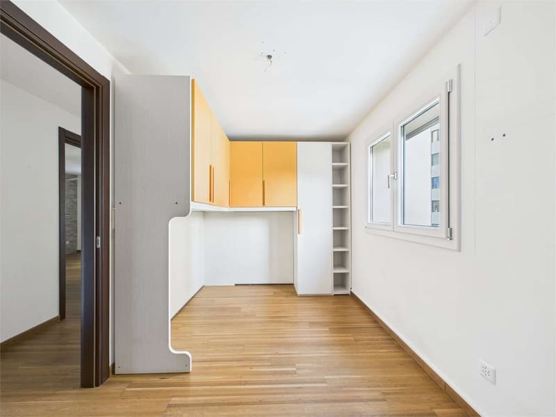 AMPIO E LUMINOSO APPARTAMENTO DI 4,5 LOCALI IN RESIDENZA SIGNORILE (12)