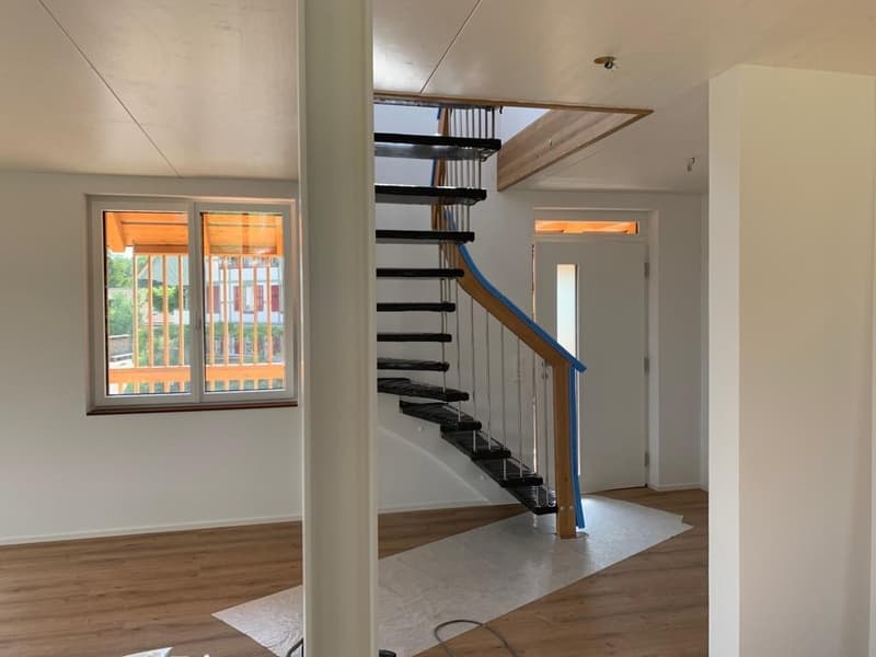 Moderne 4.5-Zimmer-Maisonette-Wohnung in Jens (12)