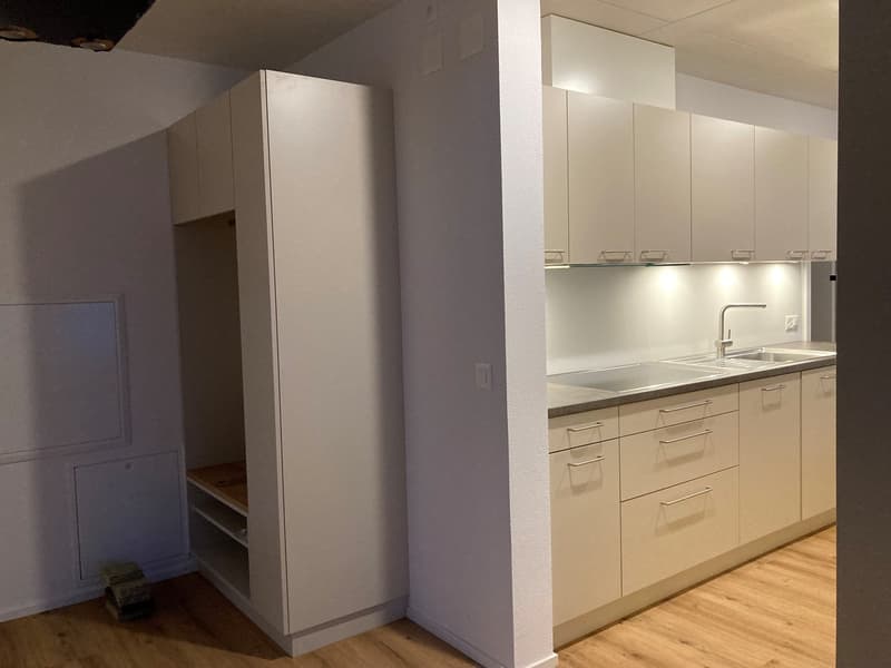 Moderne 4.5-Zimmer-Maisonette-Wohnung in Jens (13)