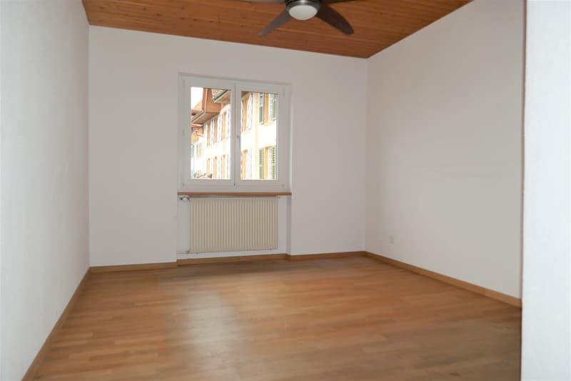 Charmante 4-Zimmer-Maisonette-Wohnung mit Balkon und Seeblick in Ligerz (7)