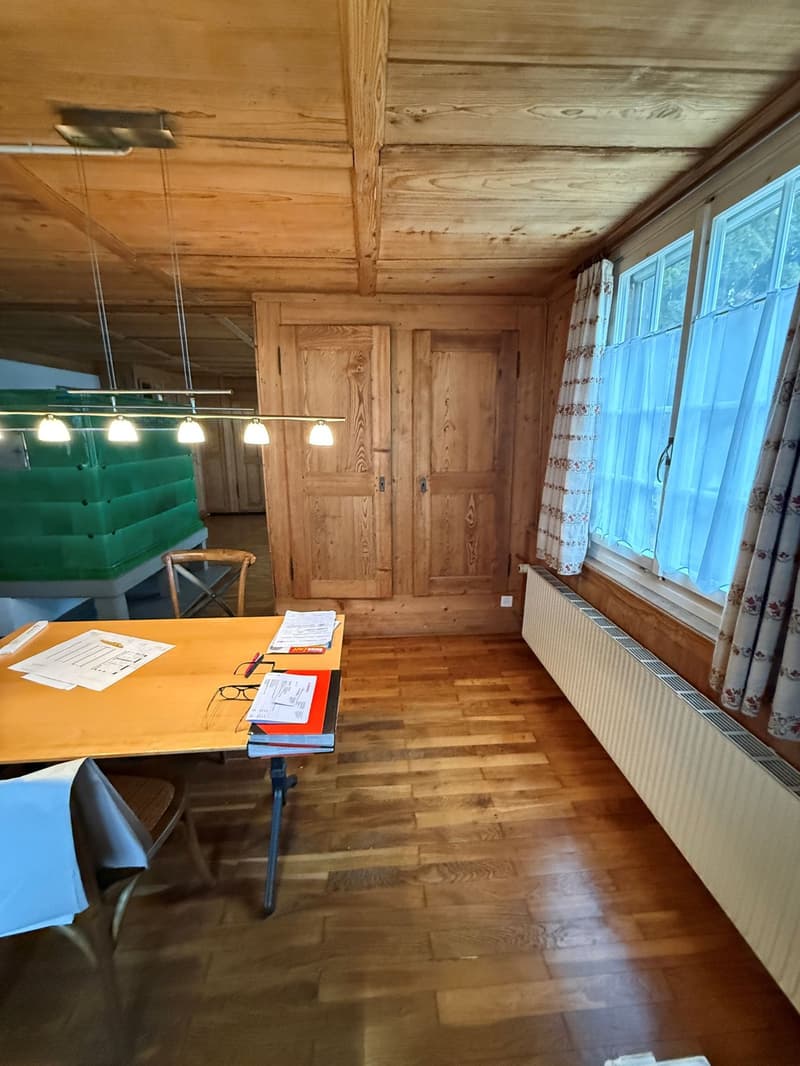 Charmantes 7.5-Zimmer-Bauernhaus in Winkel zu vermieten (9)