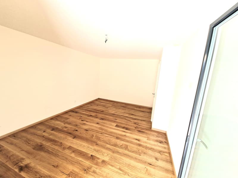 Neuwertige Gartenwohnung (Zweitwohnung) mit Traumsicht nahe den Bergbahnen Motta Naluns (7)