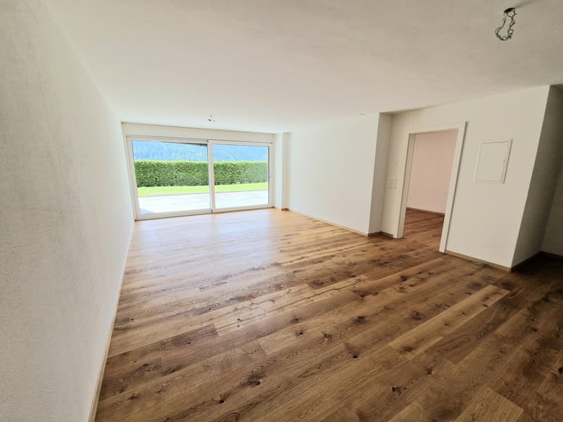 Neuwertige Gartenwohnung (Zweitwohnung) mit Traumsicht nahe den Bergbahnen Motta Naluns (2)