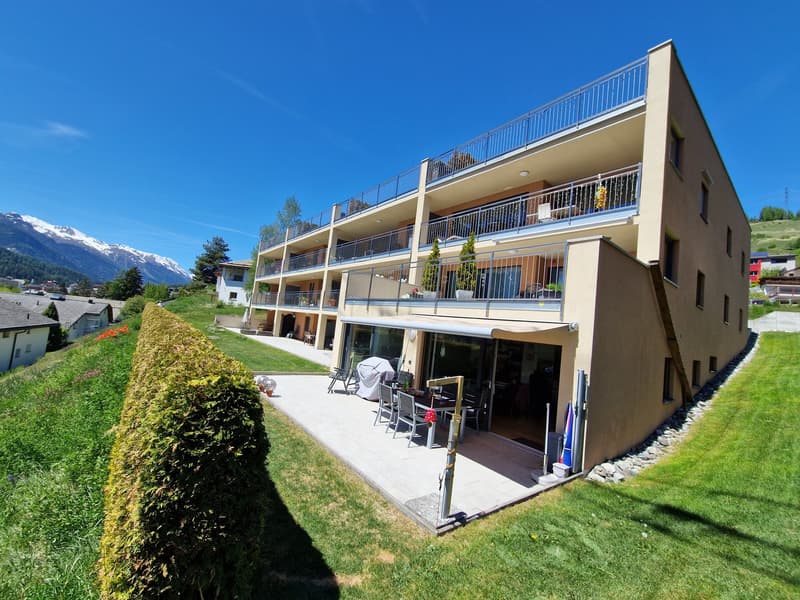 Zweitwohnung im Dachgeschoss, mit riesiger Terrasse und Traumsicht nahe den Bergbahnen Motta Naluns (11)