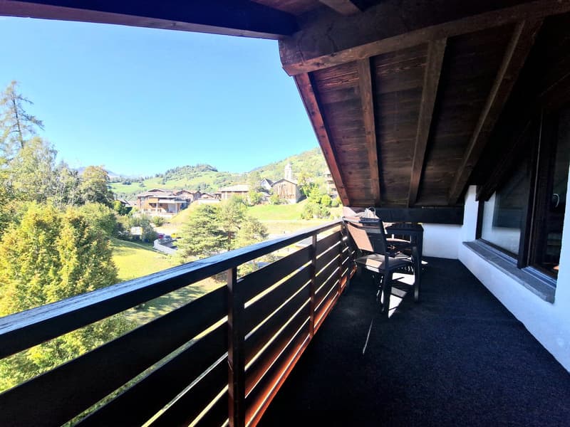 ***Sonniges BIJOU 3.5 - Dachwohnung mit toller Aussicht und nahe dem Laaxer See in Laax Dorf*** (15)