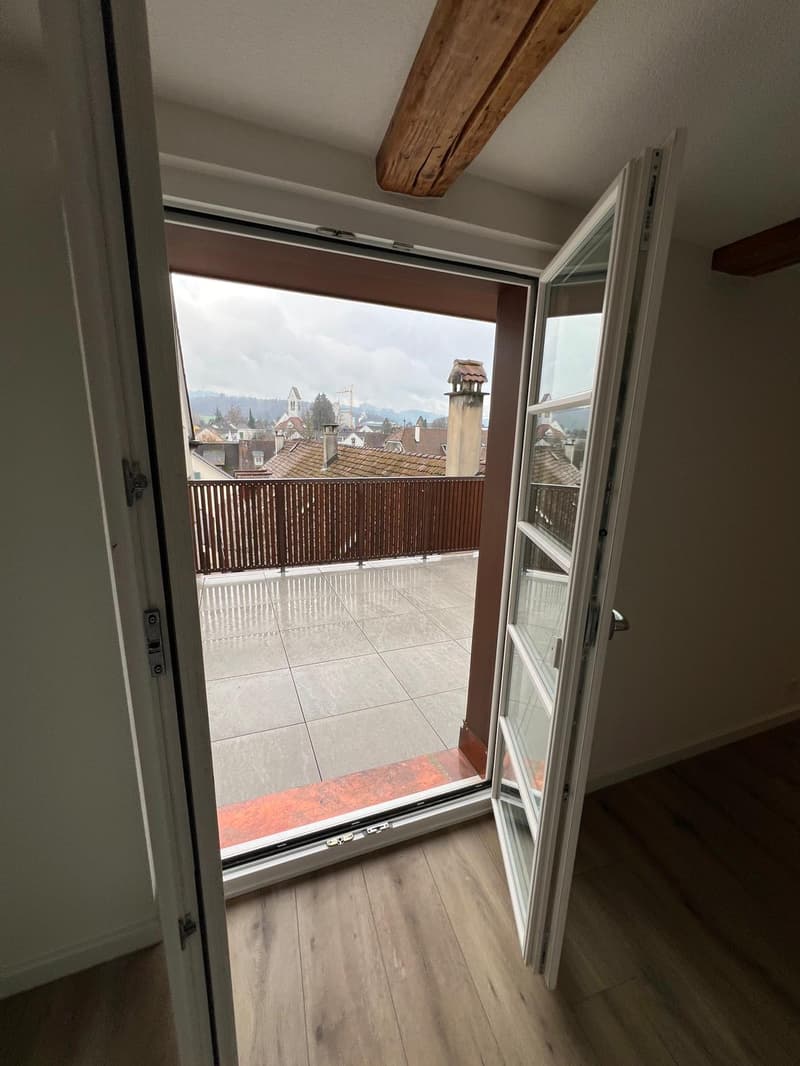 Neu renovierte 4.5 Zimmer-Maisonettewohnung mitten im Städtli (5)