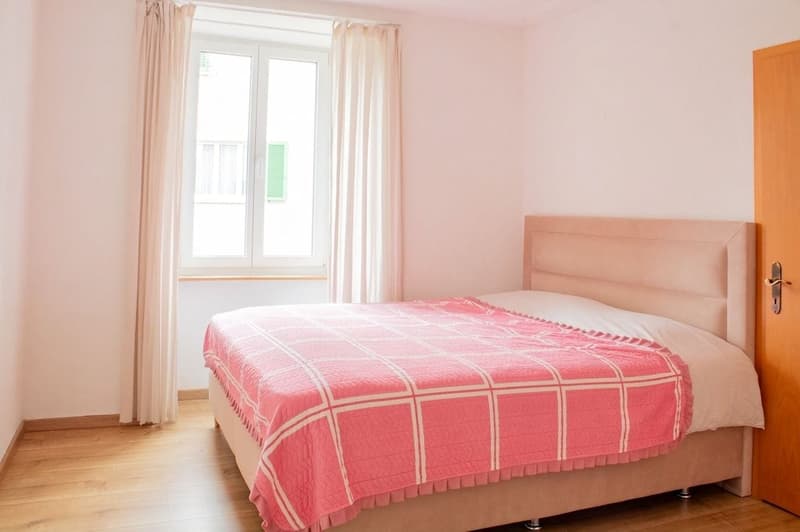 Gepflegtes Mehrfamilienhaus mit 4 Einheiten (4)