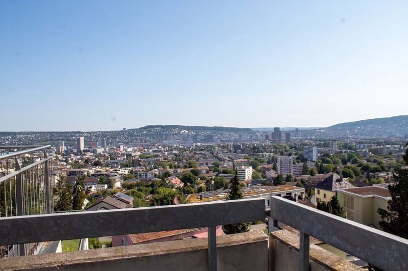 Geniessen Sie den Blick über die Stadt (1)