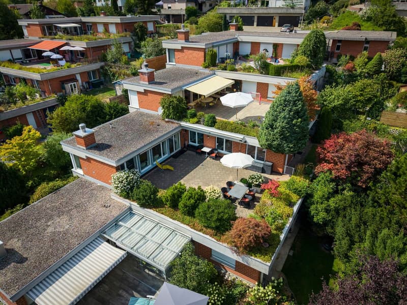 Grosszügiges Terrassenhaus mit Weitsicht und viel Privatsphäre (3)