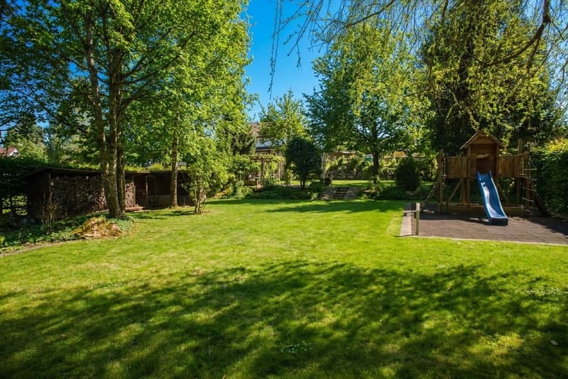 Landvilla mit Wellnessoase und Parkanlage (6)