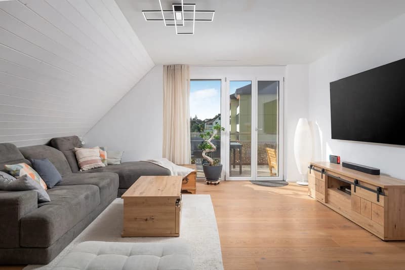 Moderne 5.5-Zimmer-Maisonette mit Balkon in Bäretswil kaufen (4)
