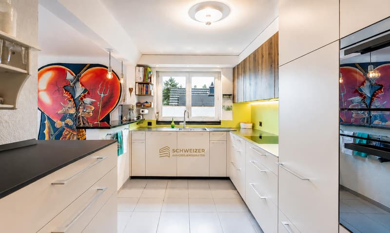 Ruhig wohnen, entspannt leben – helle 2.5-Zimmer-Wohnung mit Balkon und Garage (2)