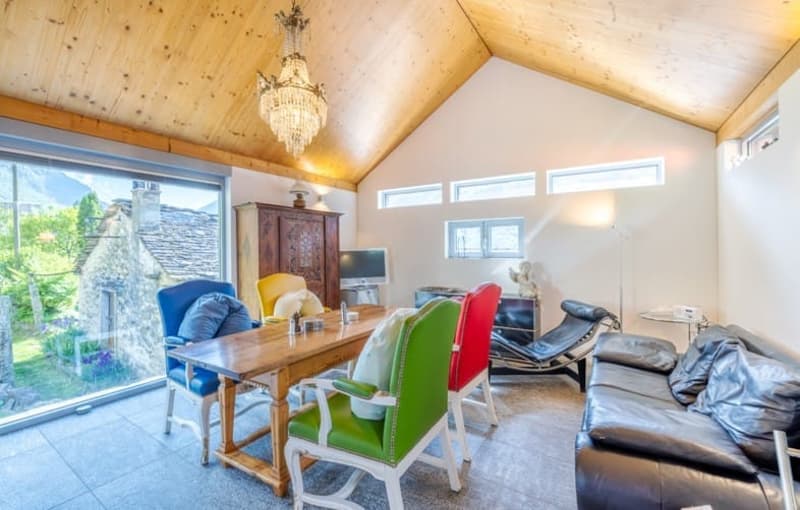 Charaktervolles 4-Zimmer-Chalet mit Weitblick in Malvaglia (4)