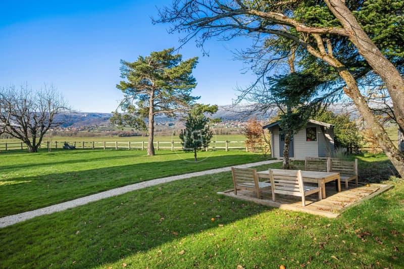 Charming house in the heart of nature in Burtigny. (4)