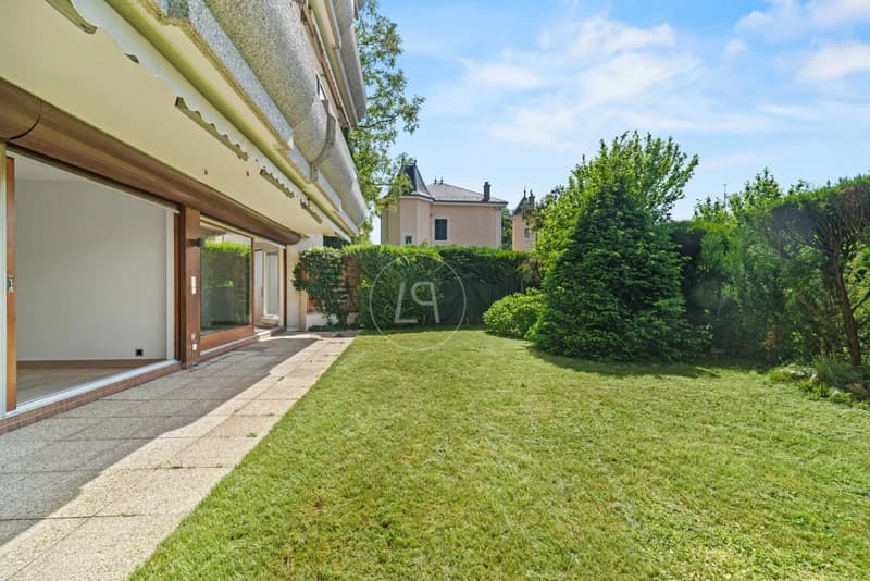 Beautiful 6,5 rooms duplex, pool, garden in the heart of Champel (2)