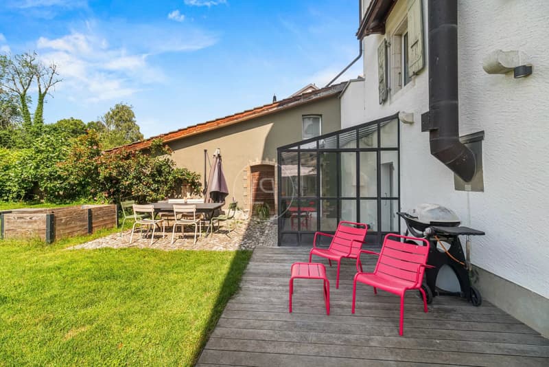 Très belle maison de caractère avec piscine au coeur du village,  Genolier (10)