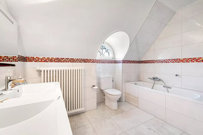 Charming residence in the heart of the Geneva countryside, left bank (10)