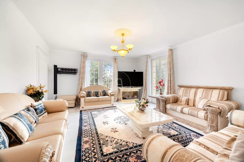 Charming residence in the heart of the Geneva countryside, left bank (8)
