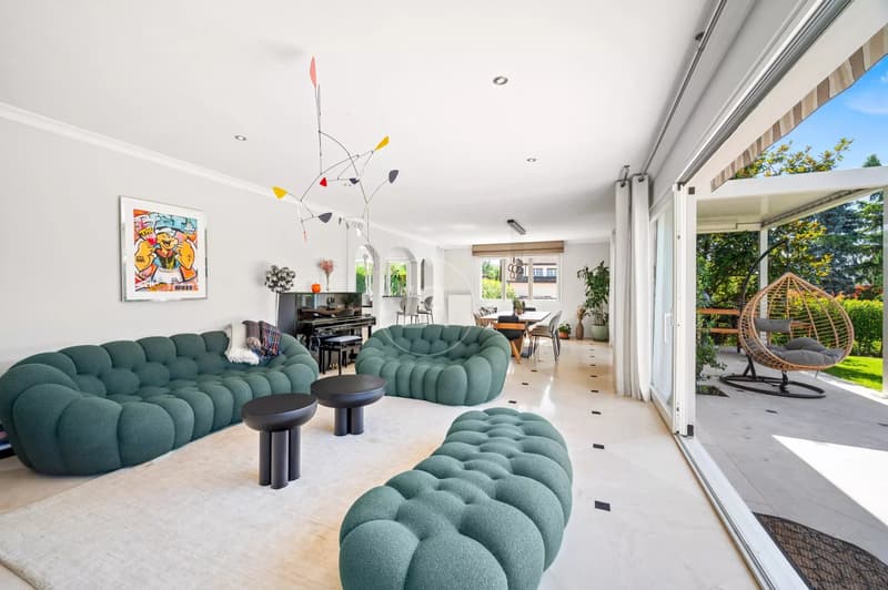 Beautiful family home, swimming pool, lake view, left bank, GE (3)
