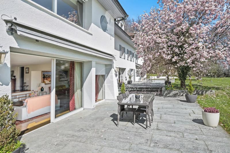 Beautiful family property with tennis and lake view, close to Morges (7)