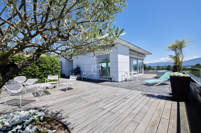 Attique en duplex d'exception de 660 m², piscine intérieure, vue lac, Coppet (4)