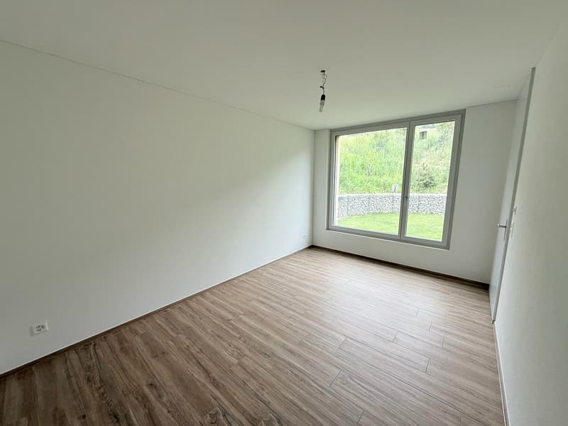 Moderne 4.5-Zimmer-Neubauwohnung im Erdgeschoss in Frutigen (6)