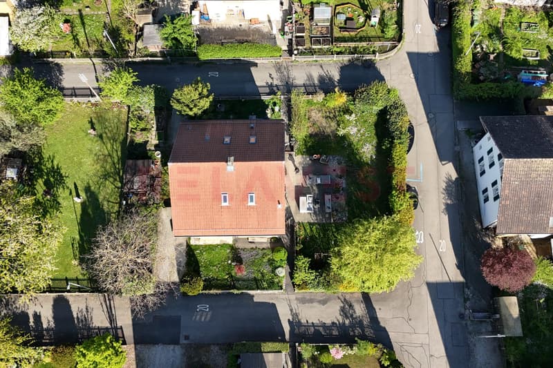 Derendingen: 2-Familienhaus mit grossem Garten, 9.5 Zimmer (4)