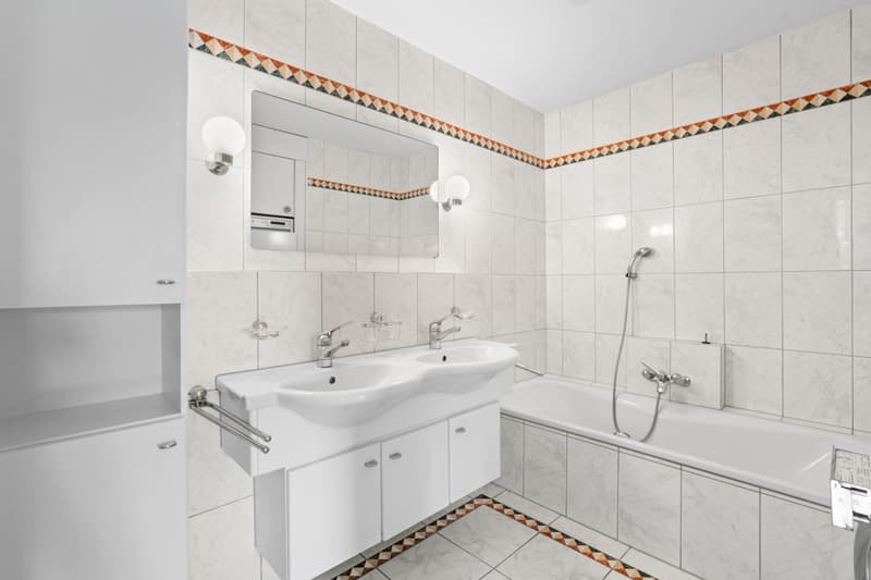 Traumhafte 4.5-Zimmer-Wohnung mit Seeblick in Oberrieden (23)