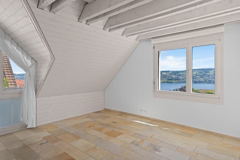 Traumhafte 4.5-Zimmer-Wohnung mit Seeblick in Oberrieden (12)