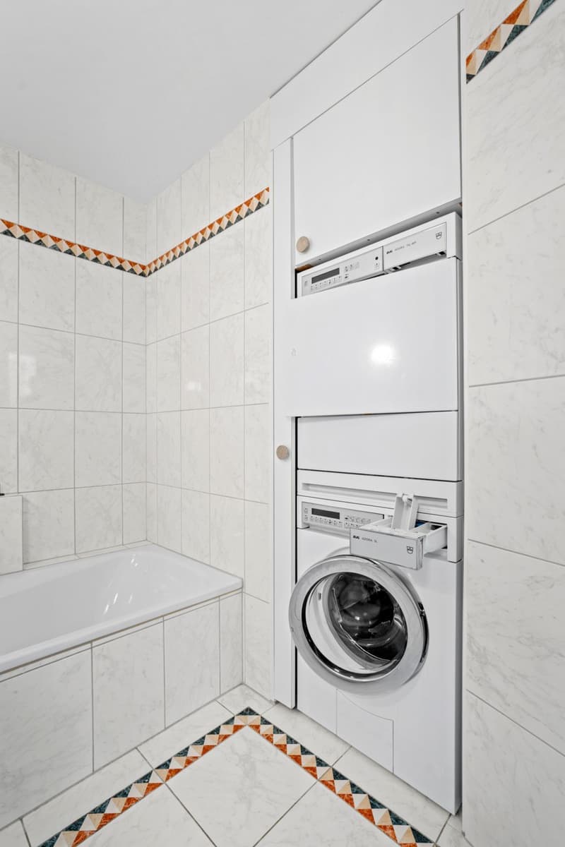 Traumhafte 4.5-Zimmer-Wohnung mit Seeblick in Oberrieden (24)