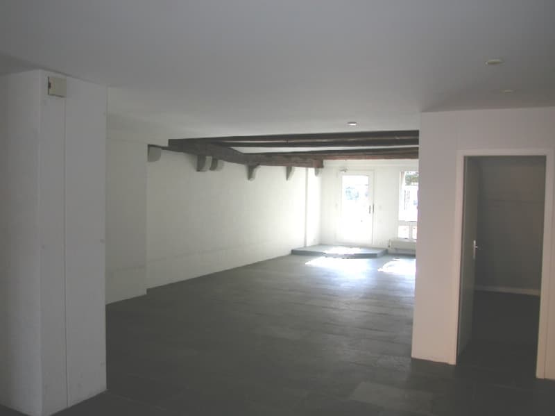 Charmantes Ladenlokal in der Altstadt von Rapperswil (133m2) (4)