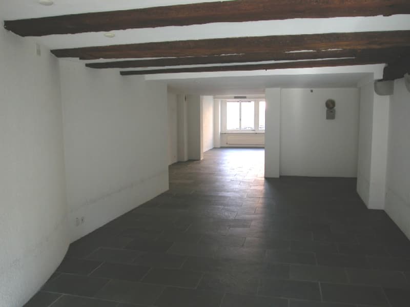 Charmantes Ladenlokal in der Altstadt von Rapperswil (133m2) (3)