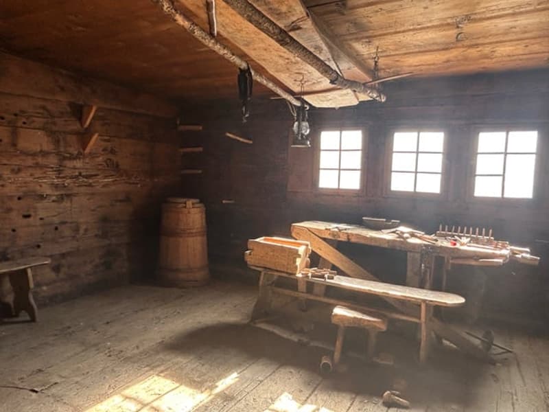 A rénover entièrement, Chalet traditionnel de 7 pièces - Anniviers (13)