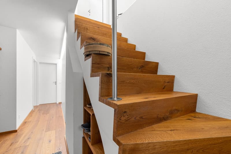 Modernes Zweifamilienhaus mit unverbaubarem Bergpanorama (9)