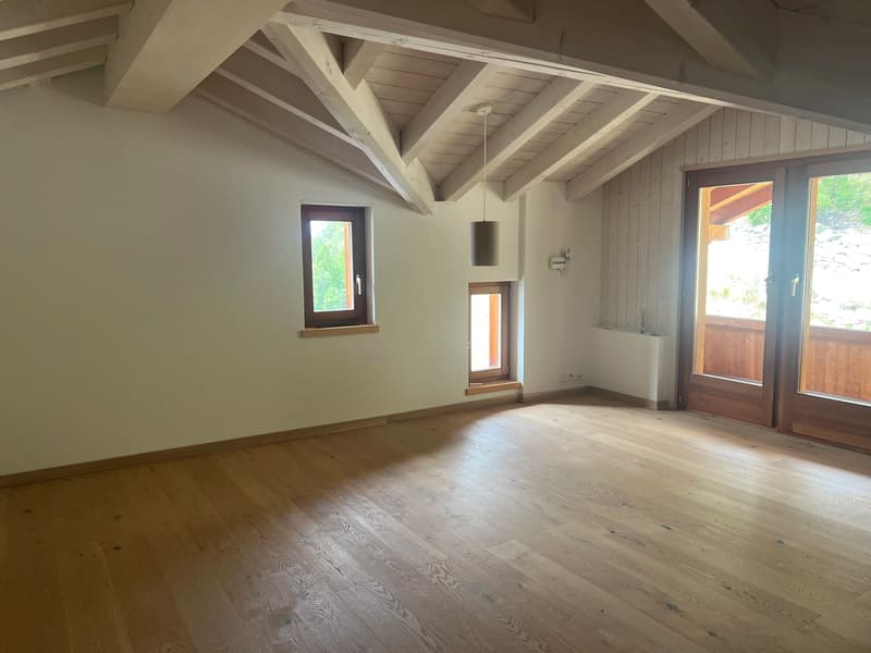 Charmante Dachgeschosswohnung mit Balkon & Abendsonne im idyllischen Goms (4)