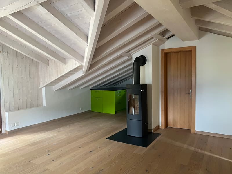 Charmante Dachgeschosswohnung mit Balkon & Abendsonne im idyllischen Goms (6)