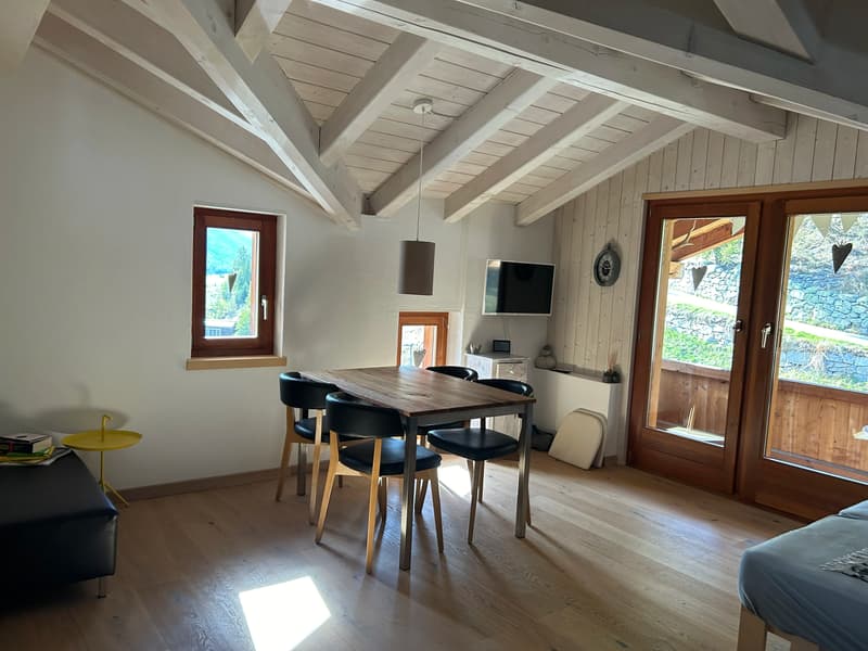 Charmante Dachgeschosswohnung mit Balkon & Abendsonne im idyllischen Goms (2)