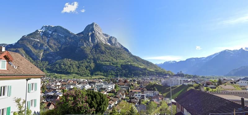 Wohnhaus mit Baureserve und spektakulärem Blick, 535 m² W2 (1)