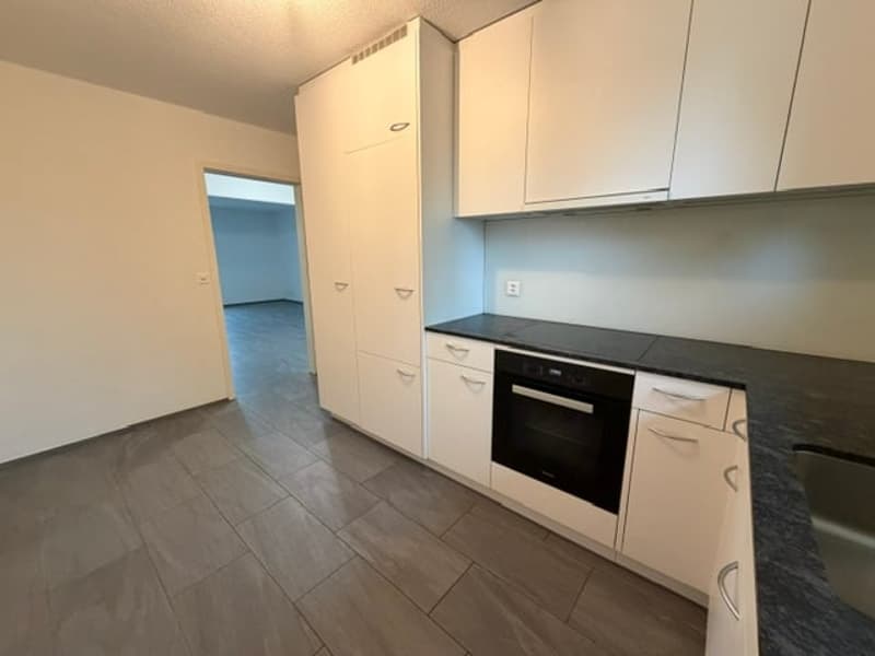 Appartement de 4.5 pièces lumineux avec balcon et place de parc à Onnens (5)