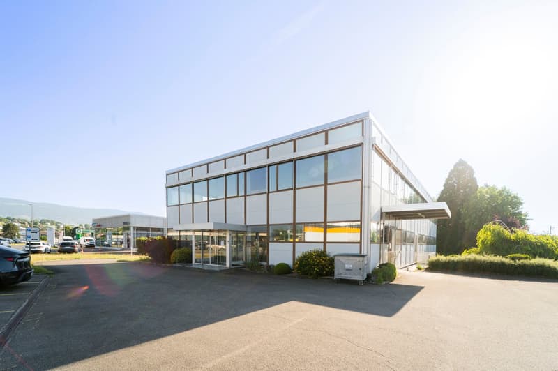 Bâtiment industriel et administratif de 960 m2 à louer (1)