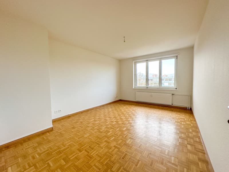 Helle 3-Zimmer-Dachwohnung mit Balkon nähe Wasgenring zu vermieten (2)