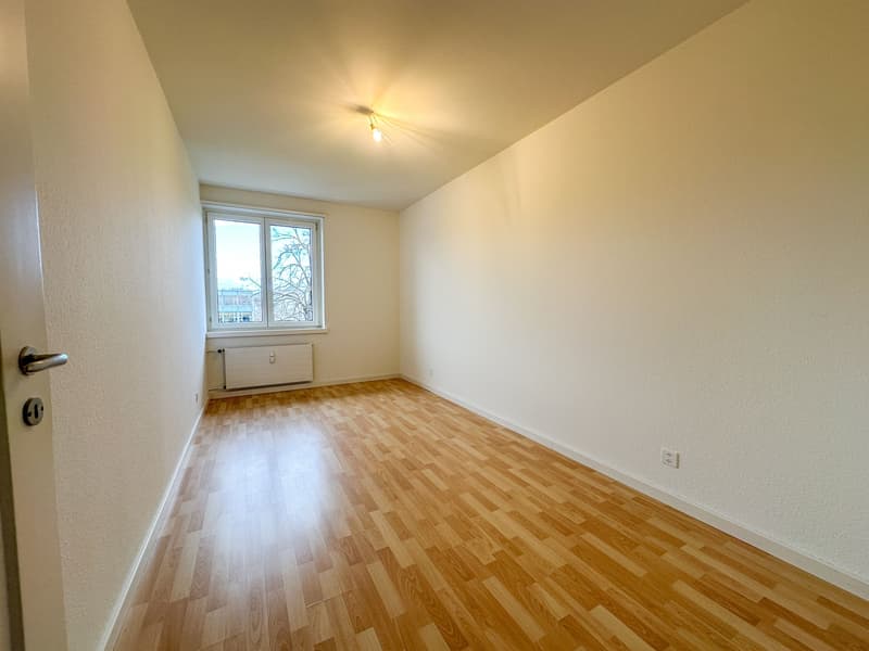 Helle 3-Zimmer-Dachwohnung mit Balkon nähe Wasgenring zu vermieten (4)