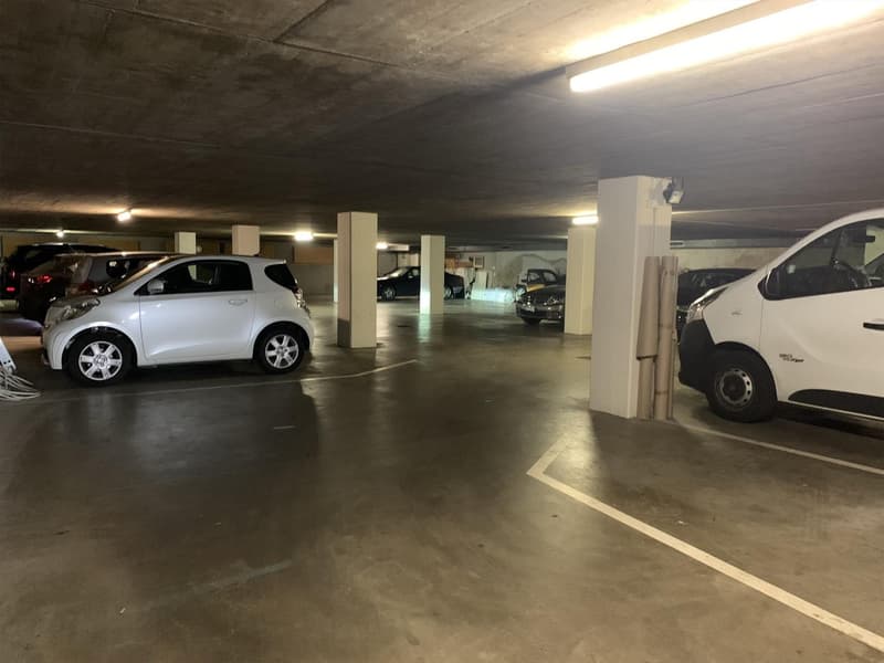 Tiefgaragenplatz, sicher und trocken, in Basel mieten (2)