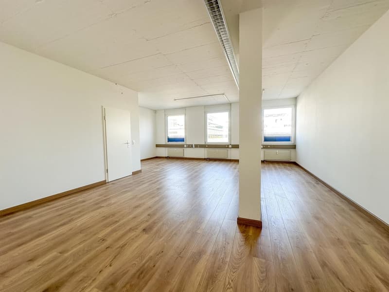 SharedSpace 23: Flexibles Büro 31 m² mit Küche, Reinach Kägen (2)