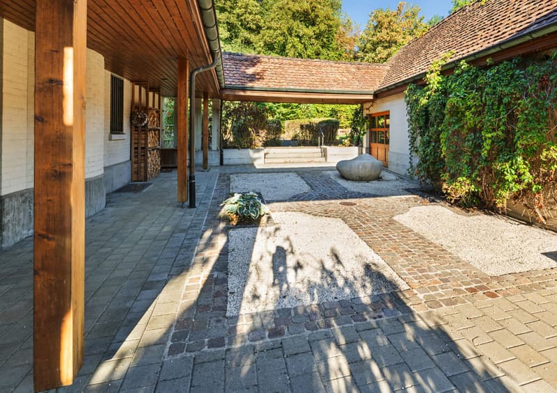 Freistehendes Einfamilienhaus mit viel Privatsphäre, grosszügigem Garten und besonderem Charakter (1)