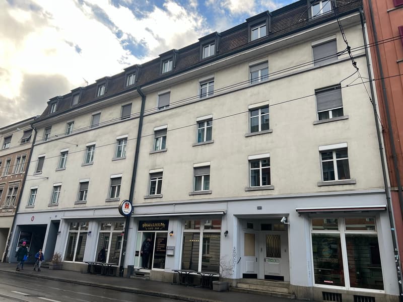 Tiefgaragenplatz mit gesicherter Zufahrt in Basel mieten (1)