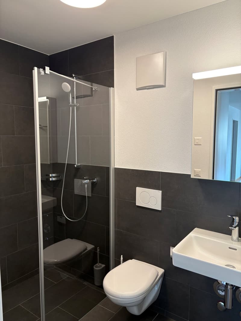 Badezimmer mit Dusche