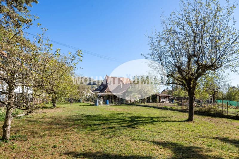 8-Zimmer Eckhausteil mit Gartenhaus und grossem Grundstück (12)