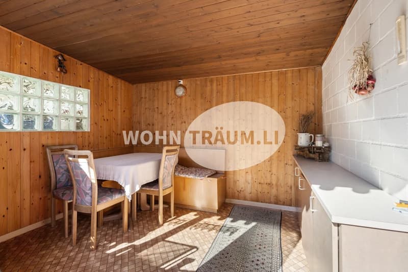 8-Zimmer Eckhausteil mit Gartenhaus und grossem Grundstück (11)