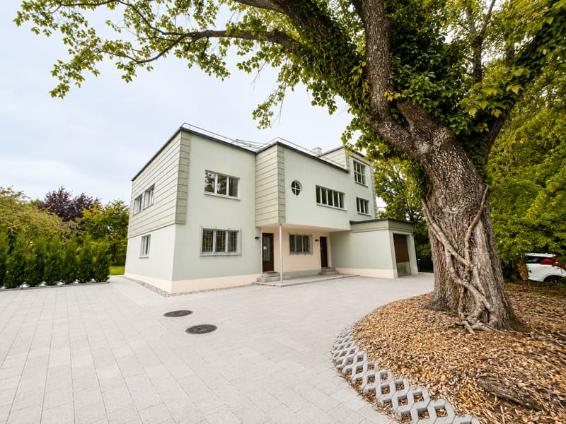 Propriété d'exception -Villa d'inspiration Le Corbusier avec rendement locatif (1)